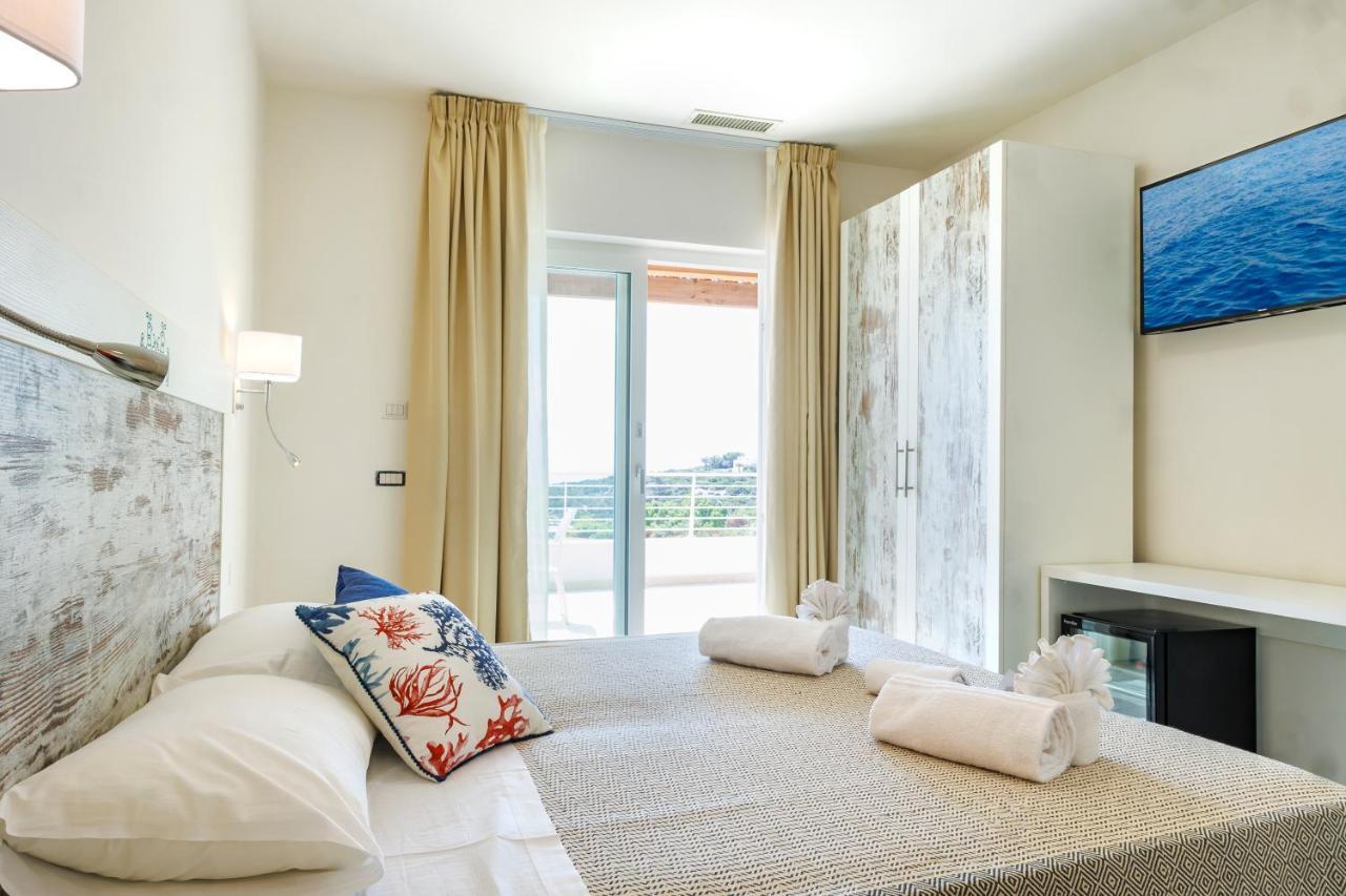 Mercury Beach Hotel SantʼAntìoco Eksteriør bilde