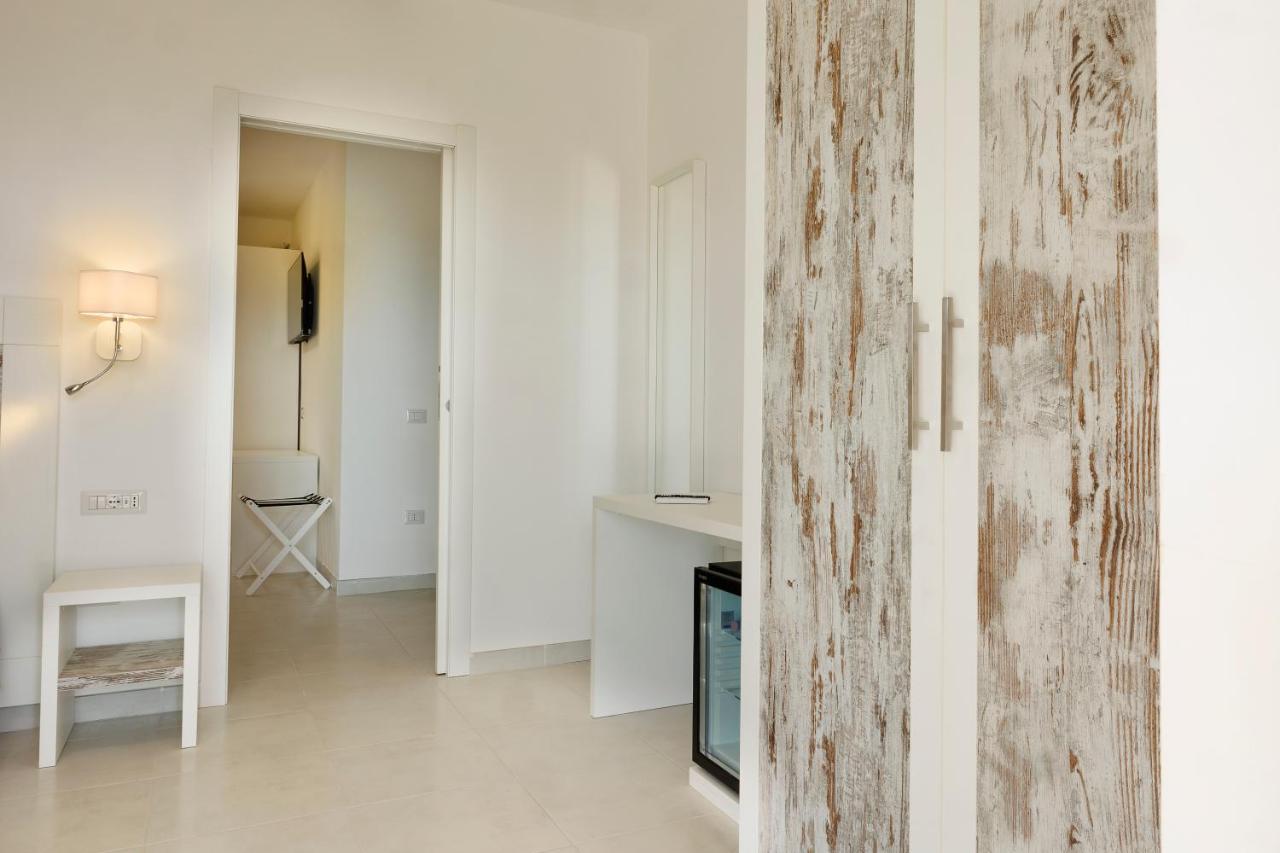 Mercury Beach Hotel SantʼAntìoco Eksteriør bilde