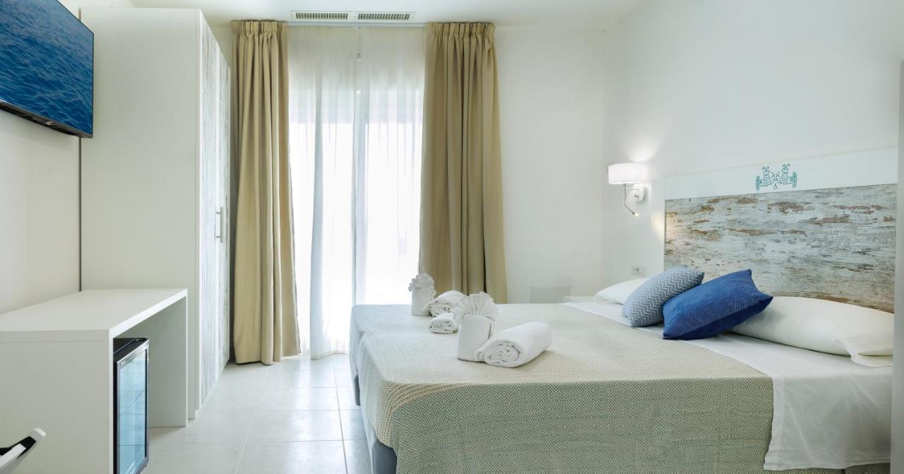 Mercury Beach Hotel SantʼAntìoco Eksteriør bilde